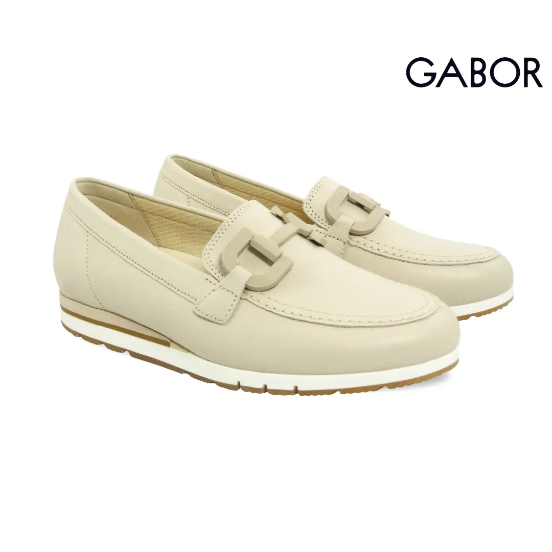 Gabor 83.471 dames instappers in beige met geweven structuur en comfortabele zool.