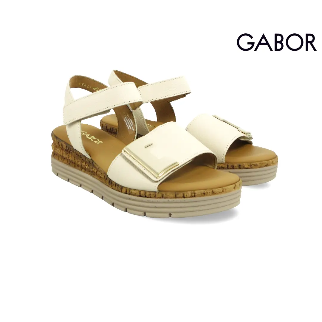 Gabor crème sandaal met plateauzool en sierdetail op de voorband