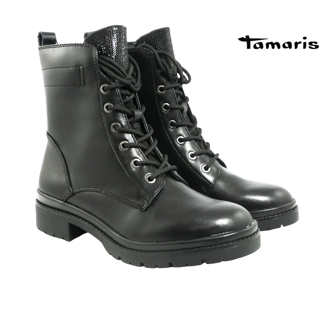 Tamaris veterboot model 25236 in Black Glam – zwarte dameslaars met glanzende afwerking, veters en profielzool.